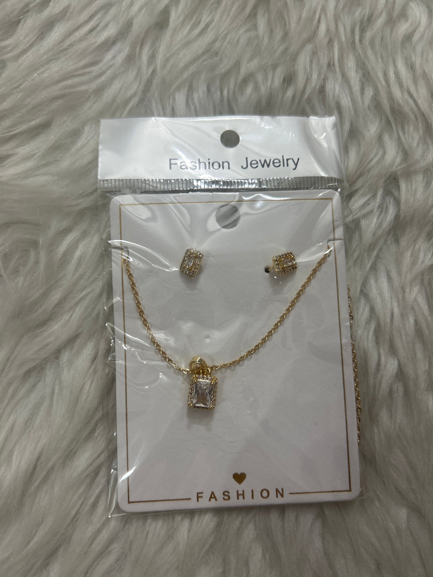 Chain Pendant With Earring