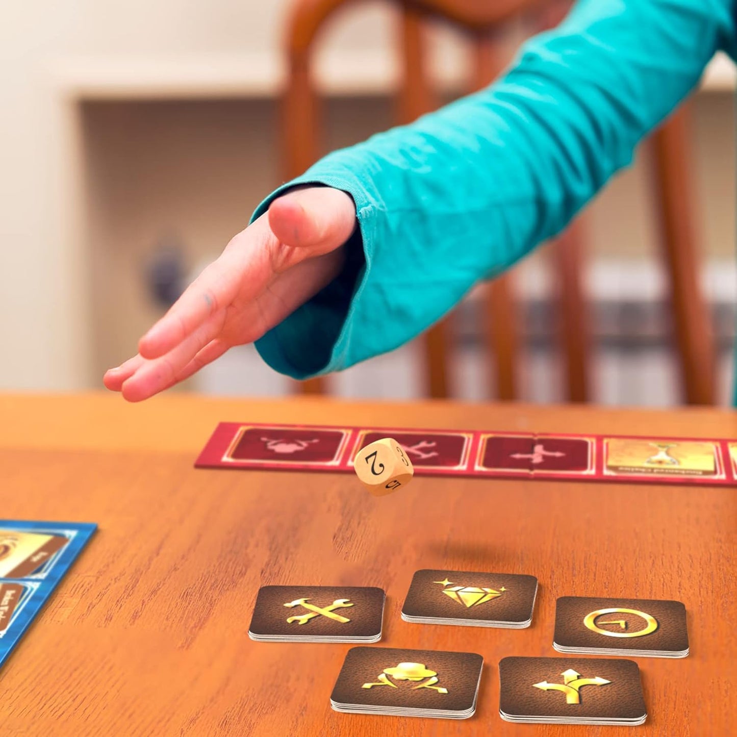 Skillmatics Catch The Crook 10+