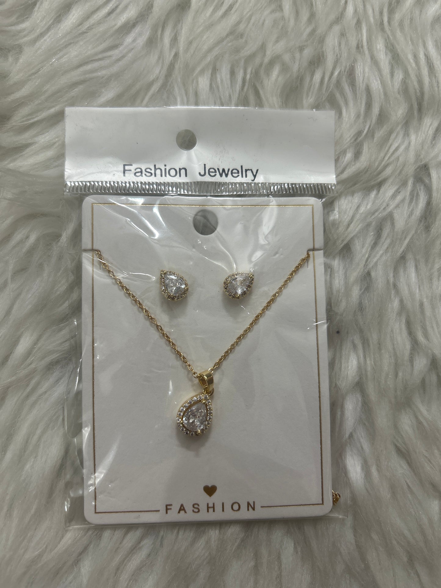 Chain Pendant With Earring