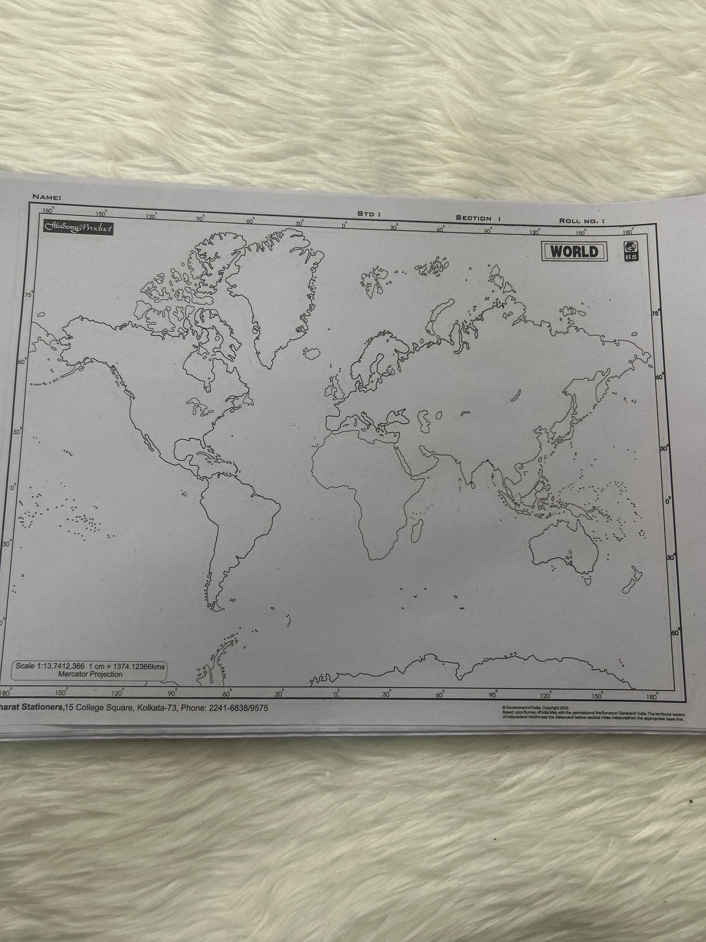 World Outline Map Plain (36.1 x 25.4 cms)