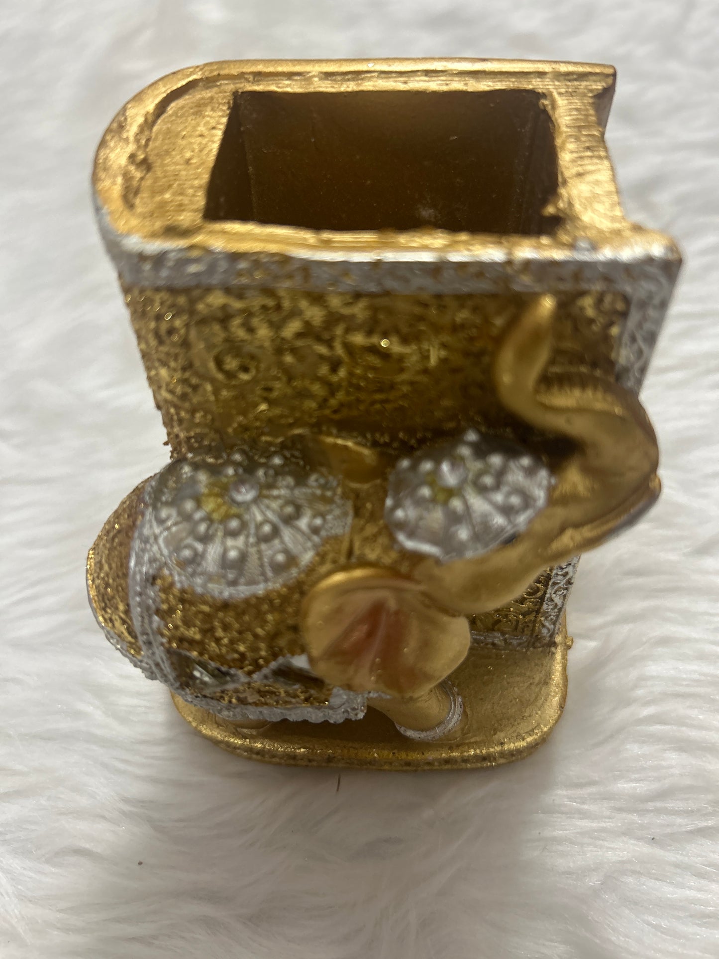 Gold Plated Elephant Pen Stand