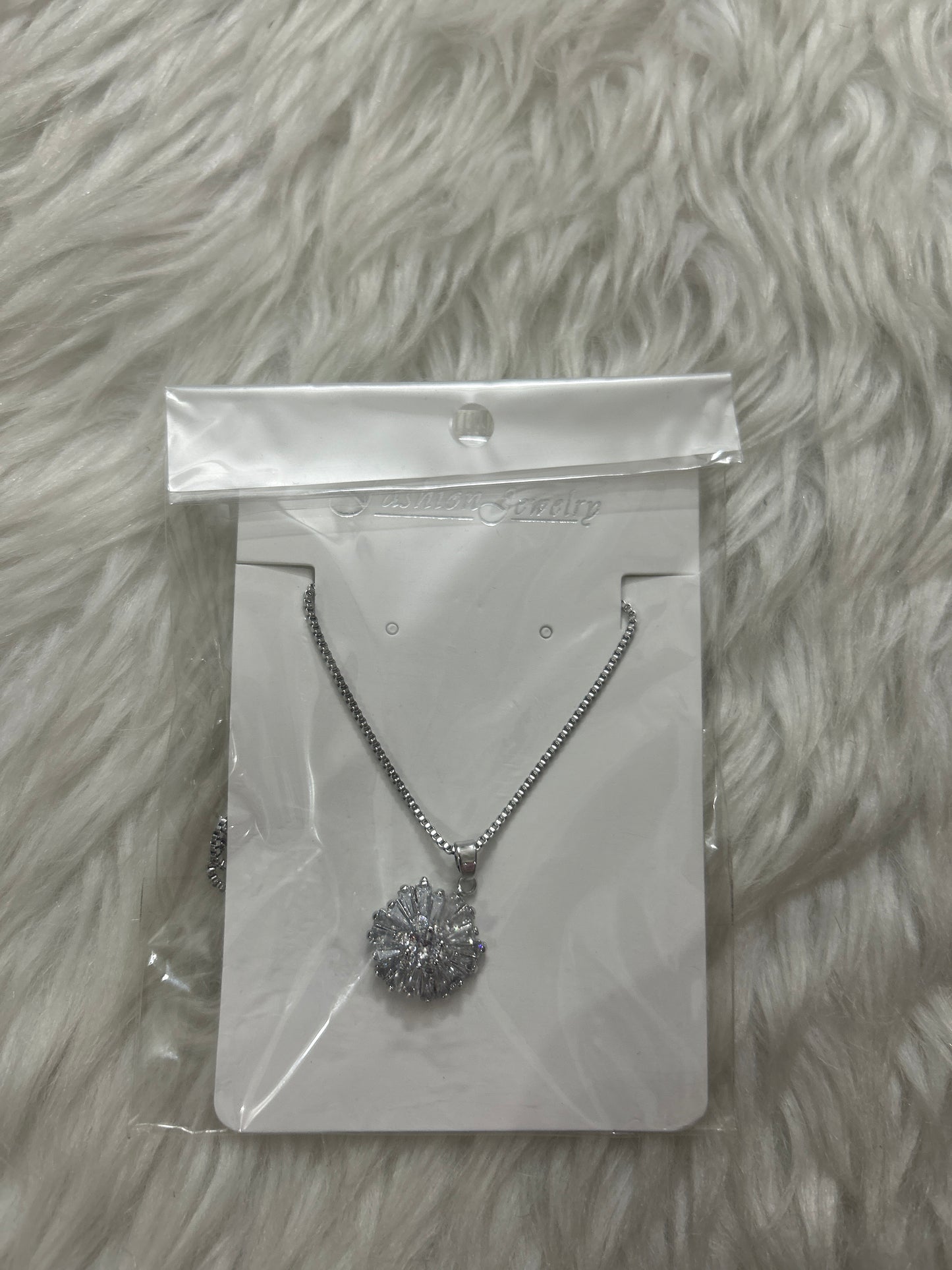MRP275 Chain Pendant