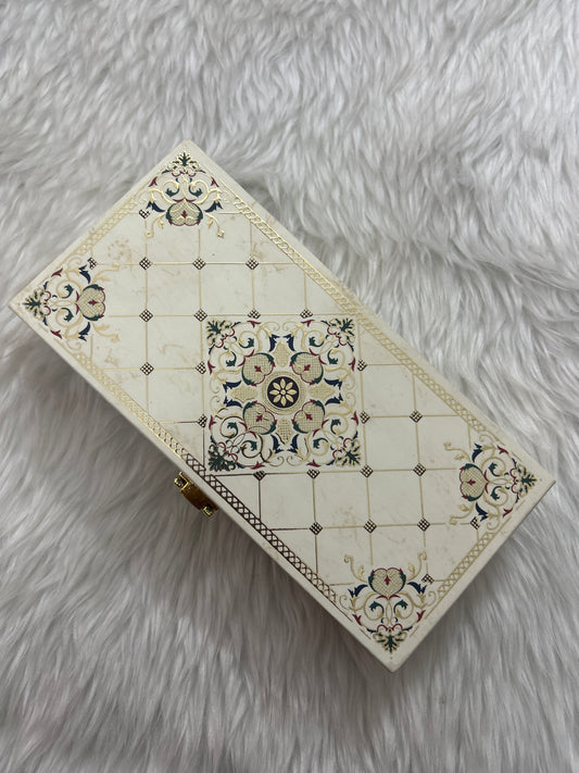 Cash Gaddi Box