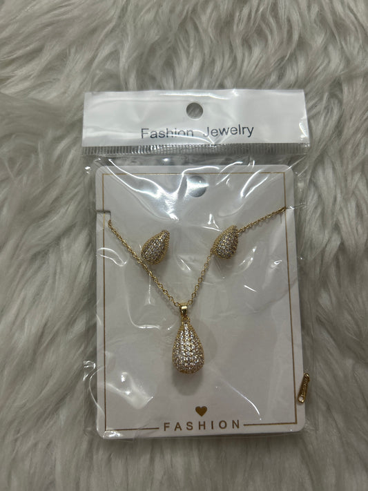 Chain Pendant With Earring