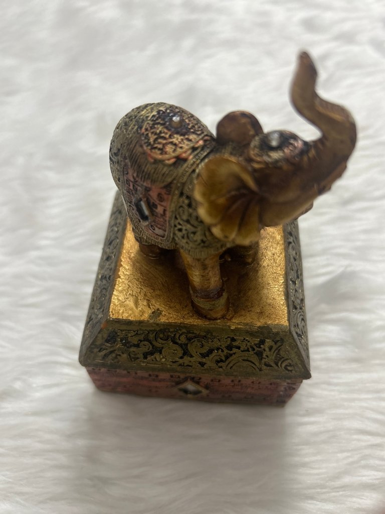 Baby Elephant with Mother Elephant Box by Gifthubmart
