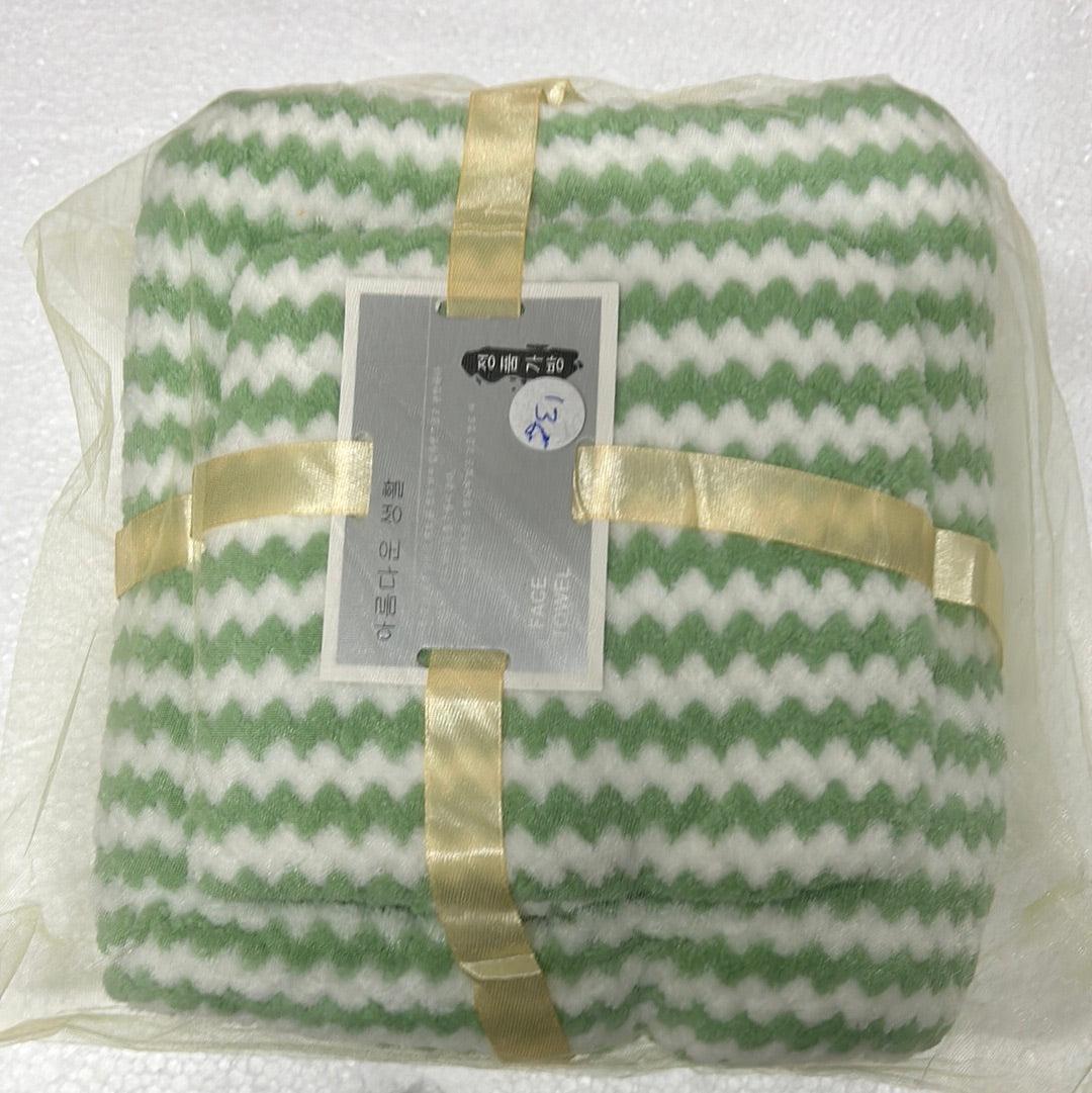 Fancy Towel set by Gifthubmart