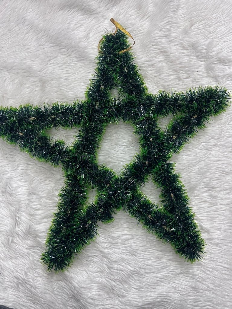 Green Star Wreath Medium by Gifthubmart