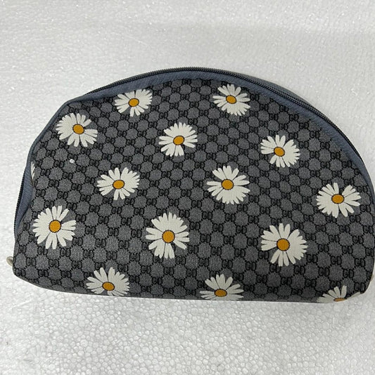 Pouch set of 3 by Gifthubmart