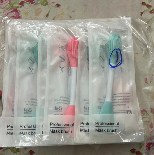 Professional Mask Brush by Gifthubmart