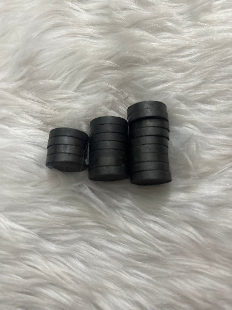 Round Magnet 2 Cms Dia by Gifthubmart