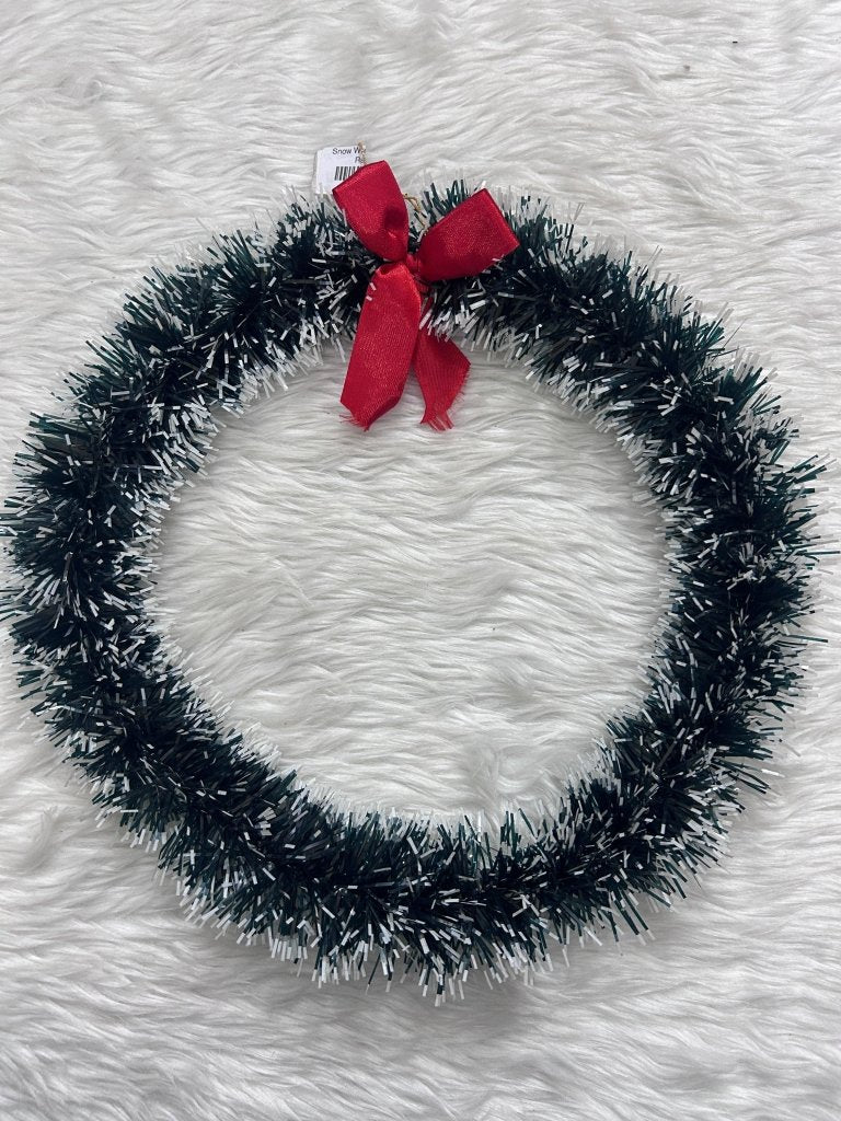 Snow Wreath Round by Gifthubmart