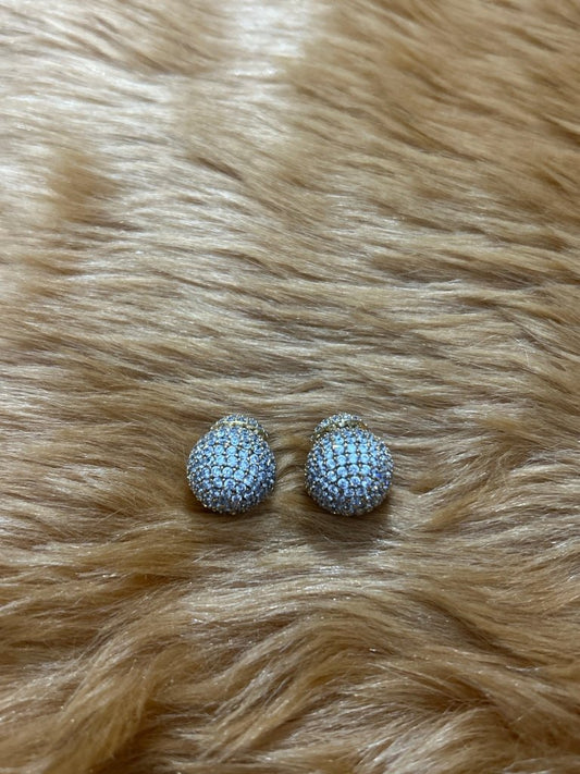 Studs by Gifthubmart
